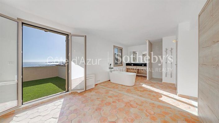 Image No.7-4 Bed Property for sale