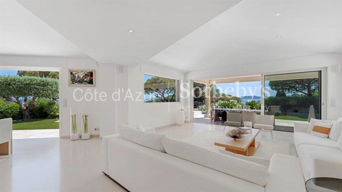 Image No.7-5 Bed Property for sale