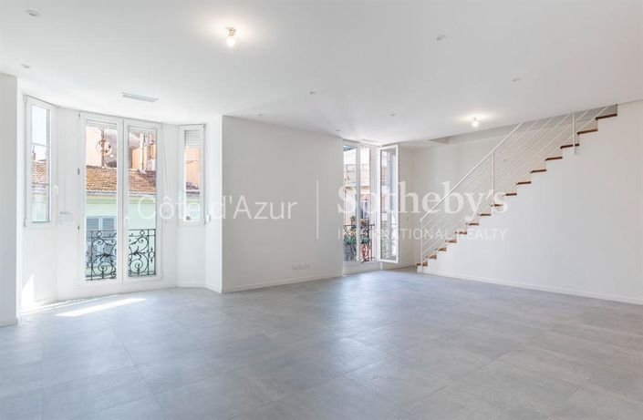 Image No.1-4 Bed Apartment for sale