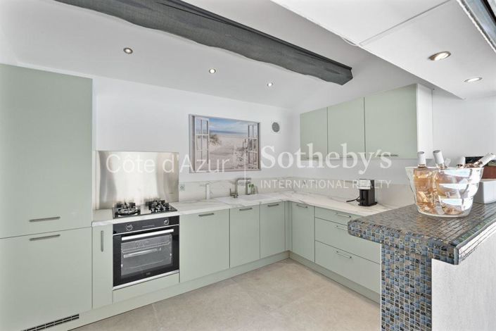 Image No.10-5 Bed House for sale