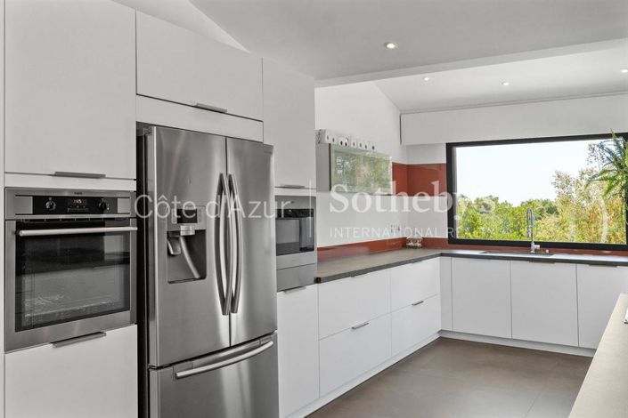 Image No.14-5 Bed House for sale