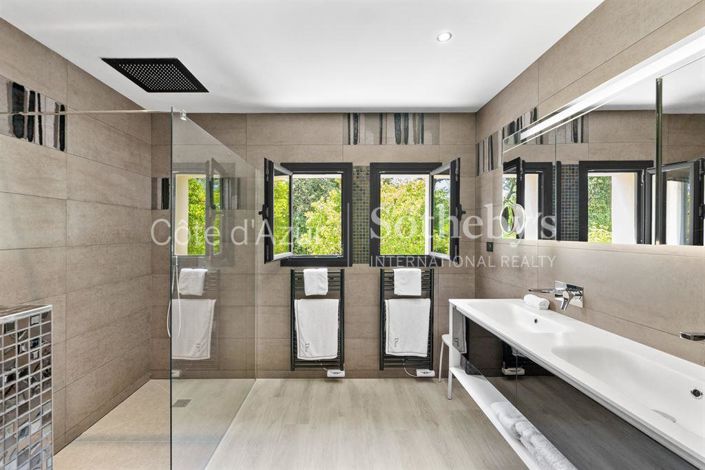 Image No.17-5 Bed House for sale