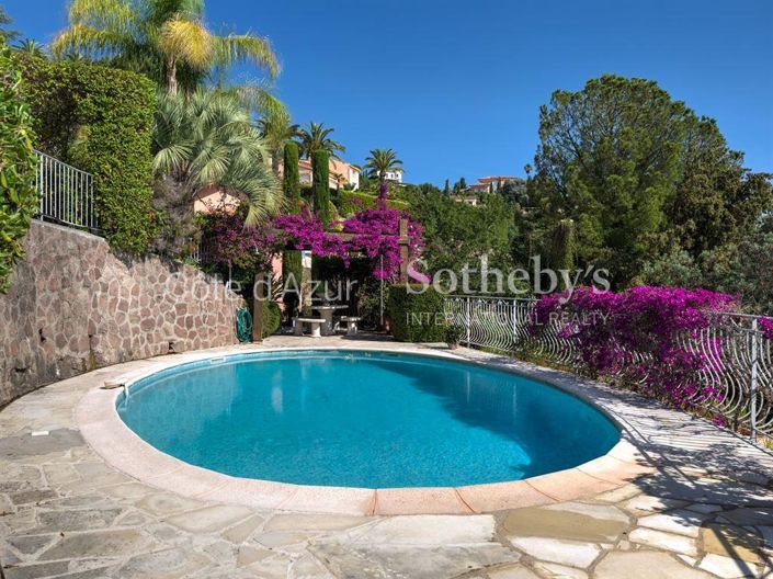 Image No.4-4 Bed Property for sale