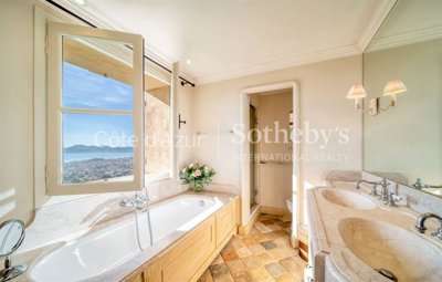 4 Bed Property for sale