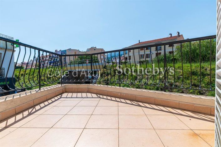 Image No.10-3 Bed Apartment for sale