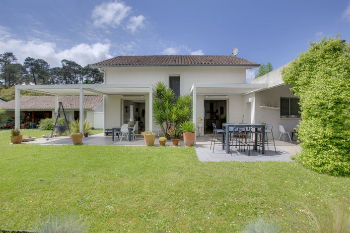 Image No.1-3 Bed House for sale