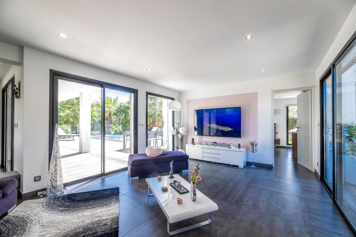 Image No.3-4 Bed House for sale