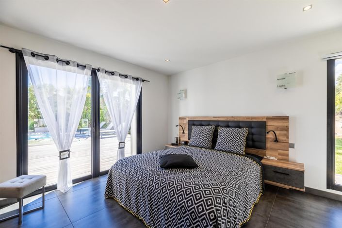 Image No.6-4 Bed House for sale