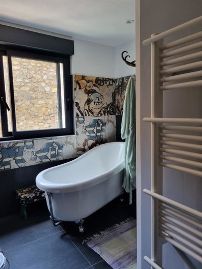 Image No.19-3 Bed House for sale