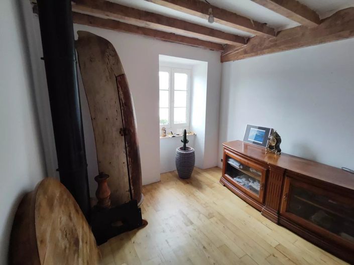 Image No.10-6 Bed House for sale