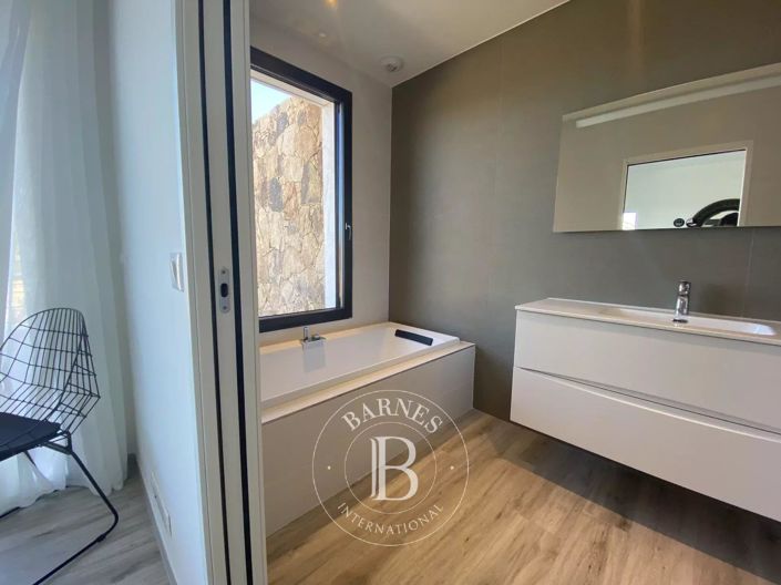 Image No.13-5 Bed House for sale