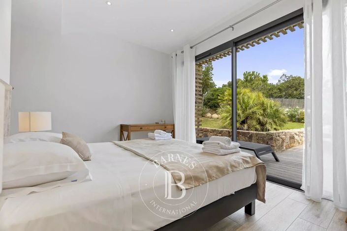 Image No.14-5 Bed House for sale