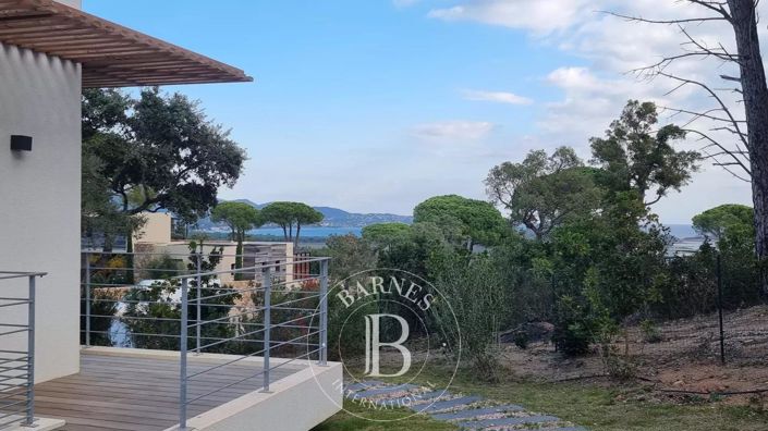 Image No.15-5 Bed House for sale