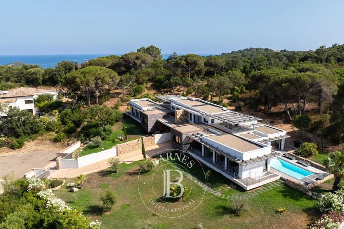 Image No.3-5 Bed House for sale