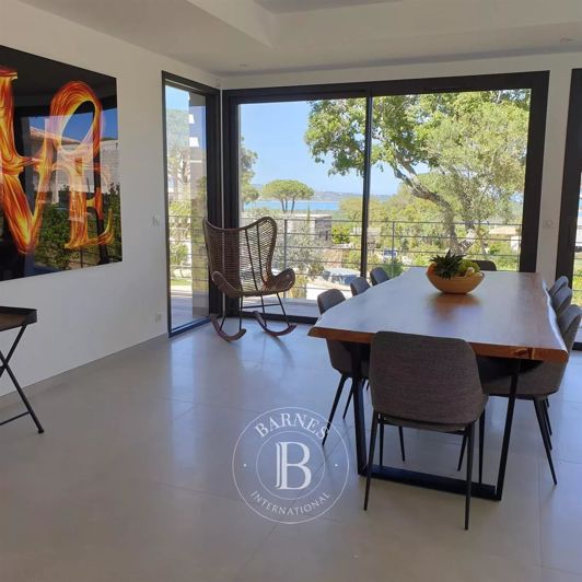 Image No.7-5 Bed House for sale