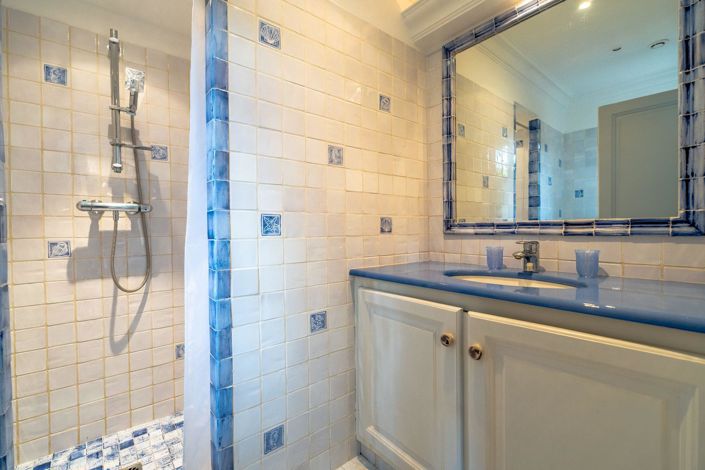 Image No.12-4 Bed House for sale