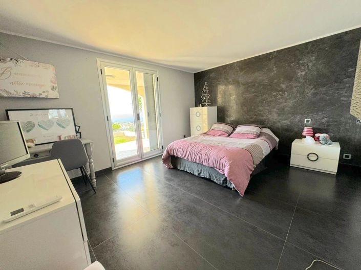 Image No.3-4 Bed Apartment for sale