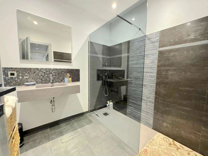 Image No.4-4 Bed Apartment for sale