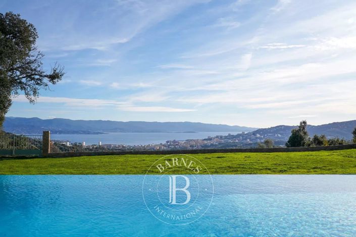 Image No.5-Maison de 5 chambres à vendre à Ajaccio