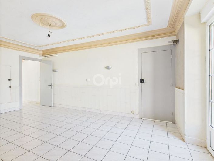 Image No.10-5 Bed House for sale