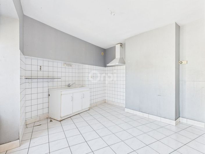 Image No.7-5 Bed House for sale