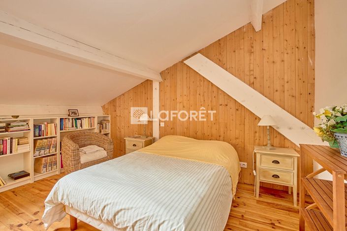 Image No.11-6 Bed Property for sale