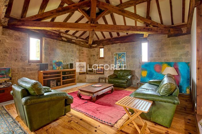 Image No.14-6 Bed Property for sale