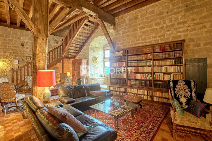 Image No.4-6 Bed Property for sale