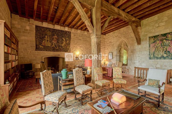 Image No.5-6 Bed Property for sale