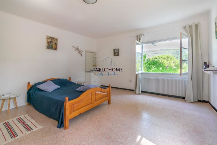 Image No.23-5 Bed House for sale