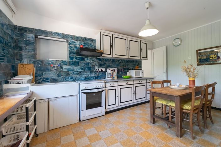 Image No.6-5 Bed House for sale