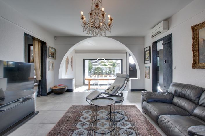 Image No.5-6 Bed House for sale