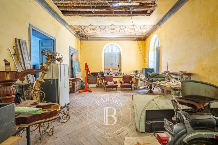 Image No.12-8 Bed House for sale