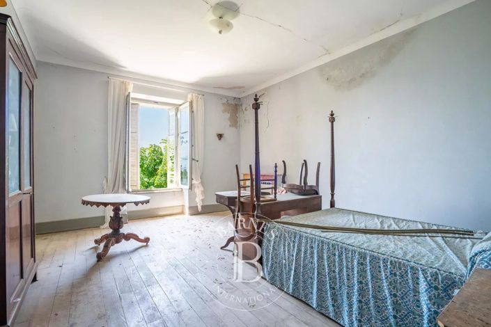 Image No.15-8 Bed House for sale