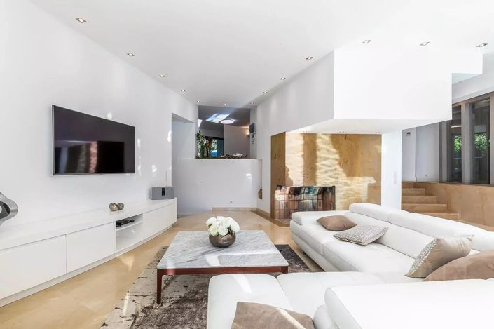 Image No.6-9 Bed House for sale