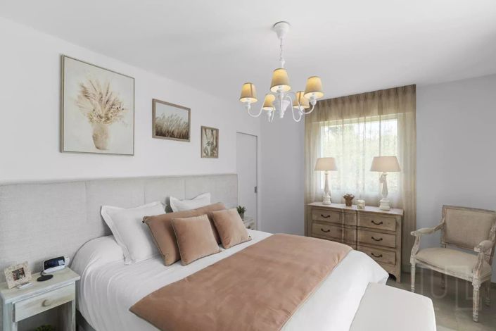 Image No.6-4 Bed House for sale