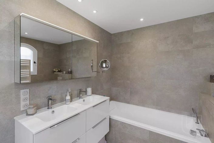 Image No.9-4 Bed House for sale