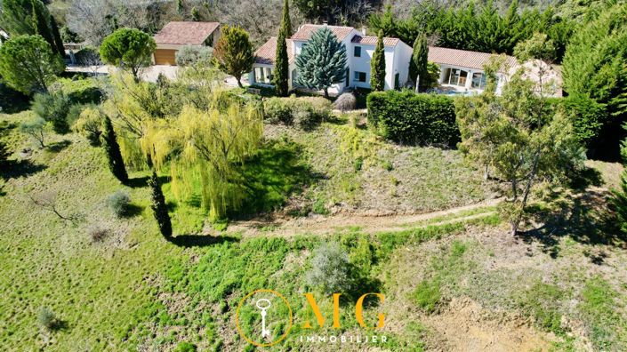 Image No.1-4 Bed House for sale