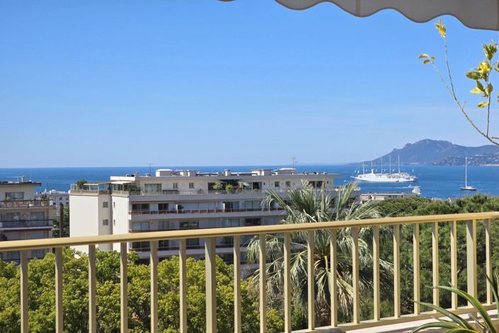 Image No.10-3 Bed Apartment for sale