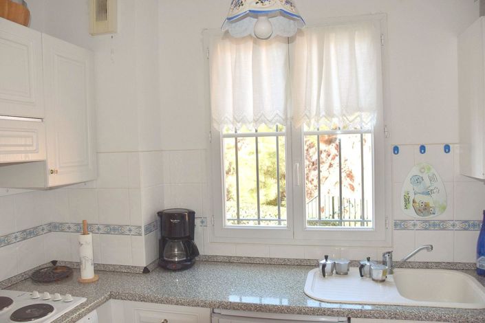 Image No.10-2 Bed House for sale