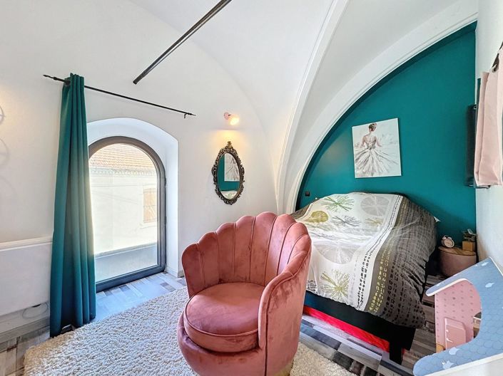 Image No.10-3 Bed House for sale