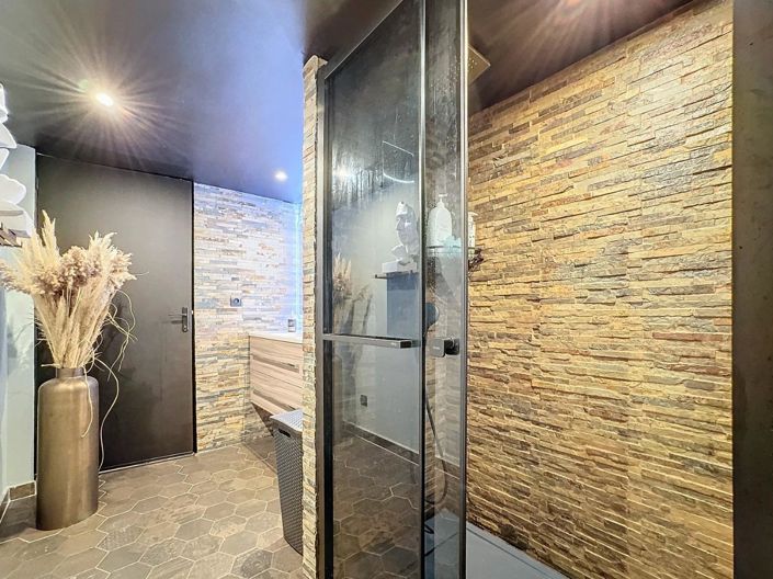 Image No.8-3 Bed House for sale