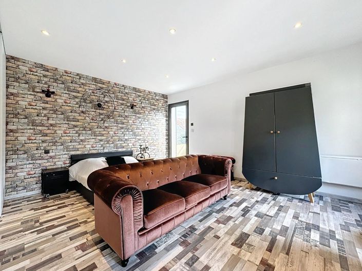 Image No.9-3 Bed House for sale