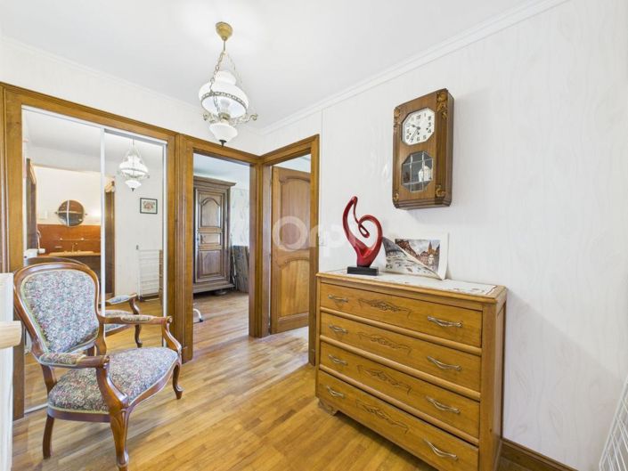 Image No.7-5 Bed House for sale