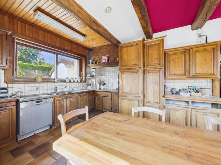 Image No.8-5 Bed House for sale