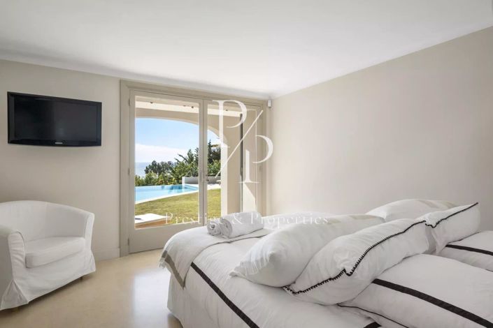 Image No.16-5 Bed House for sale