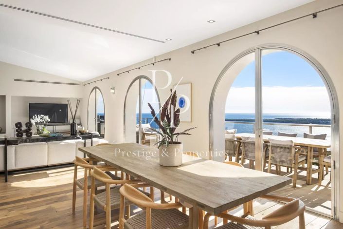 Image No.8-5 Bed House for sale