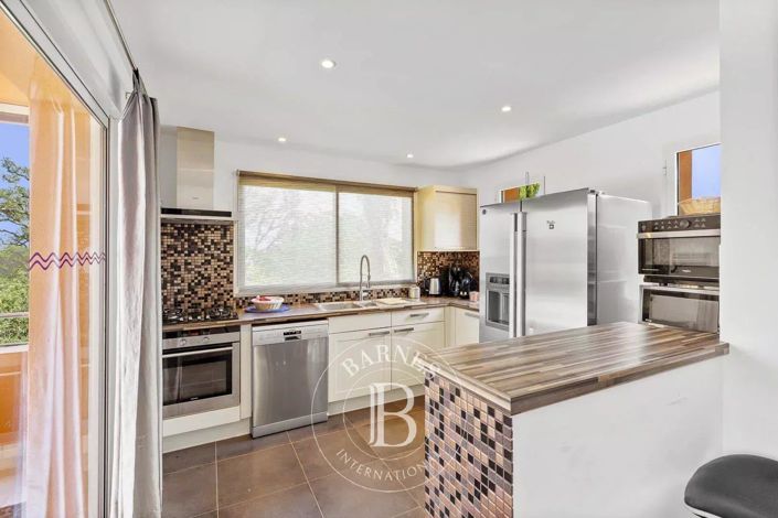 Image No.4-4 Bed House for sale