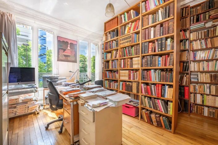 Image No.20-7 Bed House for sale