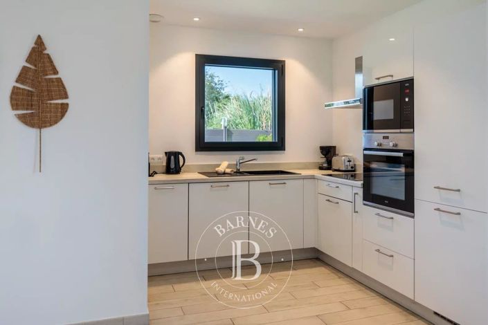 Image No.3-3 Bed House for sale